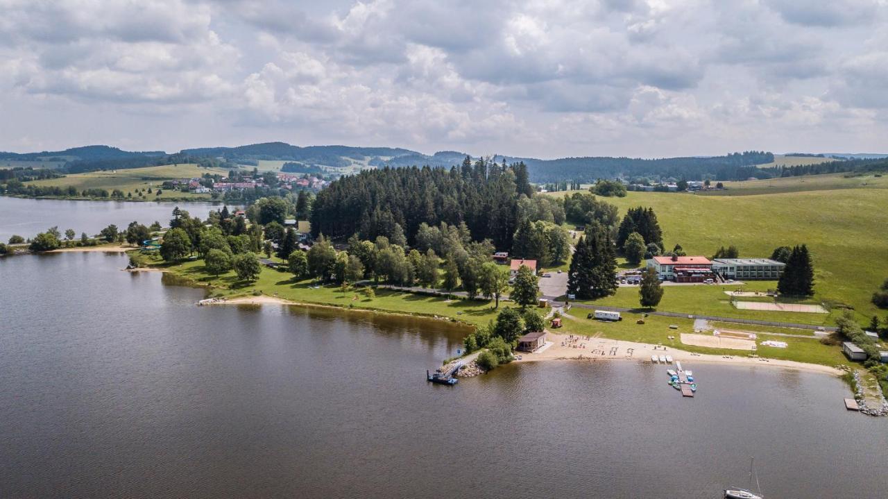 Hotel Racek Cerna v Posumavi Bagian luar foto