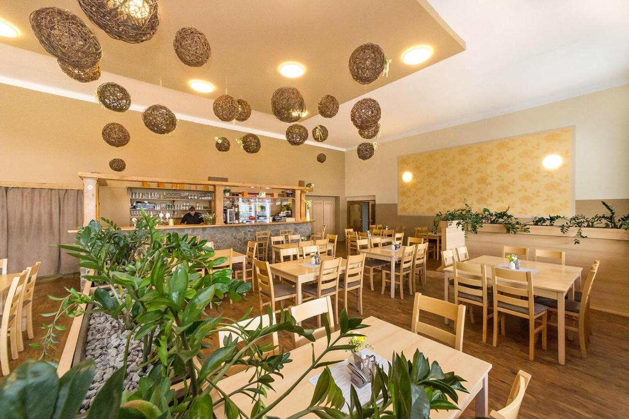 Hotel Racek Cerna v Posumavi Bagian luar foto