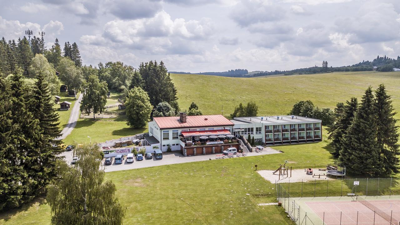 Hotel Racek Cerna v Posumavi Bagian luar foto