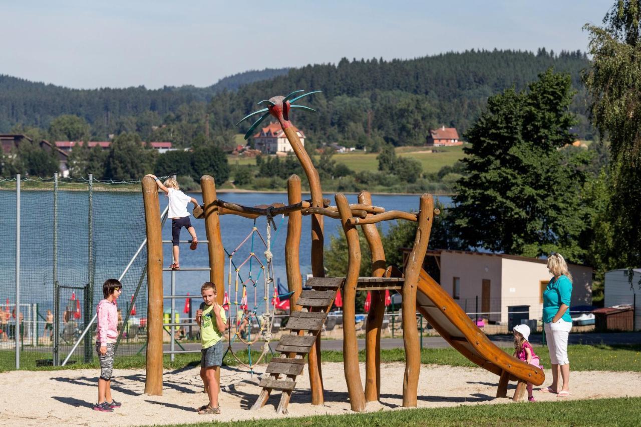 Hotel Racek Cerna v Posumavi Bagian luar foto