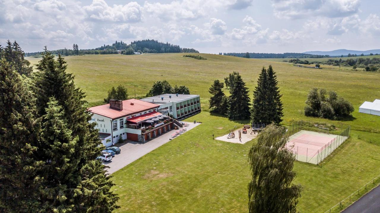 Hotel Racek Cerna v Posumavi Bagian luar foto