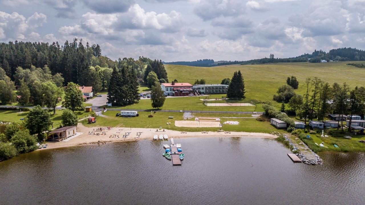 Hotel Racek Cerna v Posumavi Bagian luar foto
